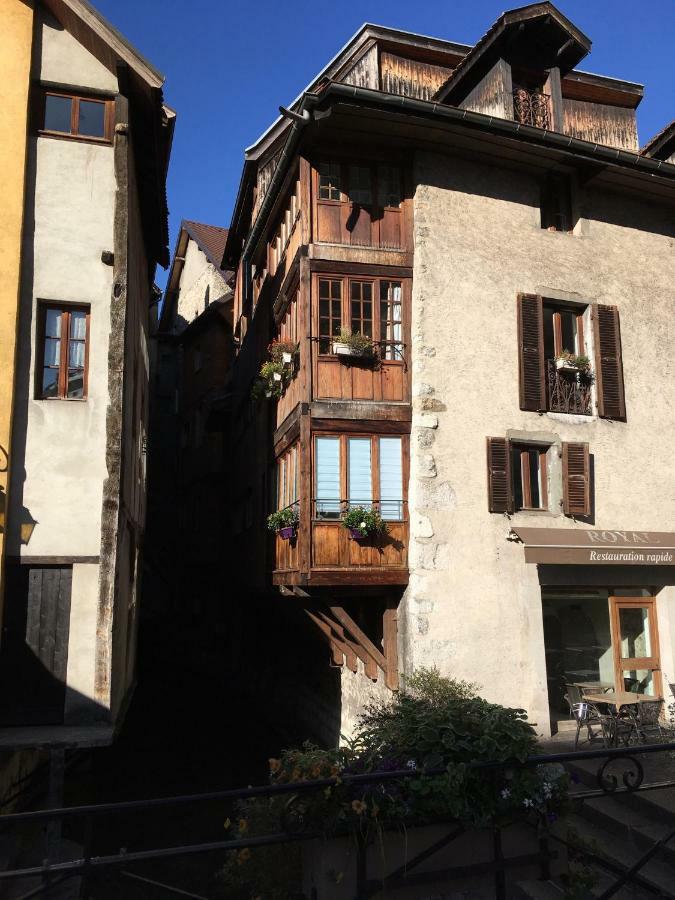 Lodges Du Canal St-Dominique Анси Екстериор снимка